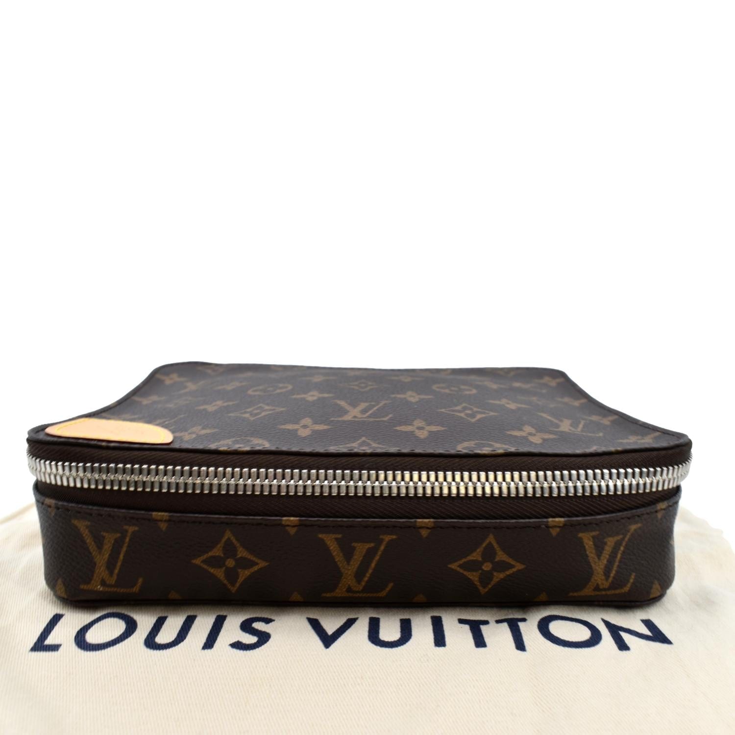 Louis Vuitton Horizon Luggage Monogram Eclipse Canvas 70 at