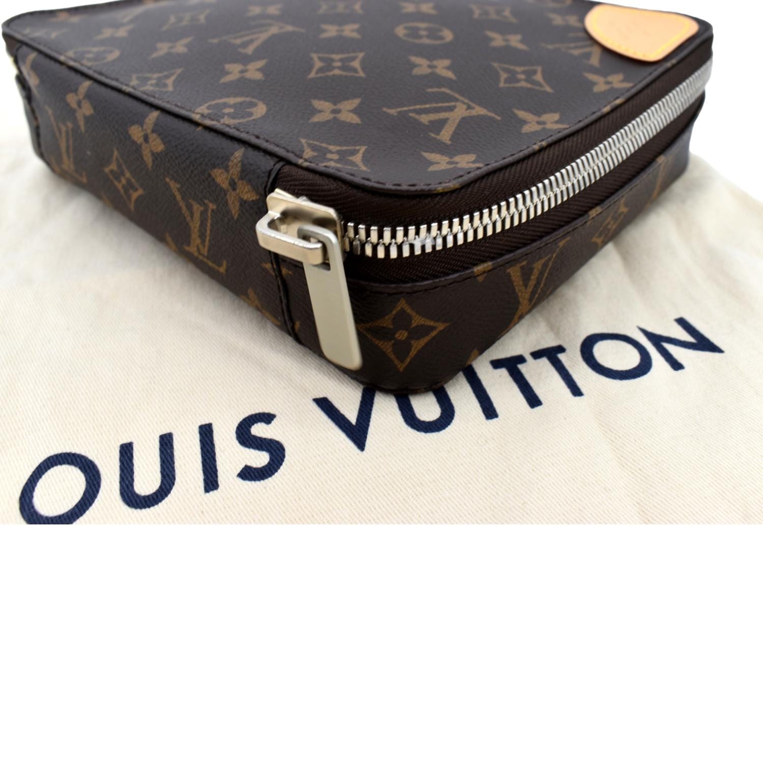 Louis Vuitton Horizon Monogram Canvas Accessories Pouch
