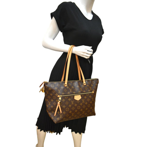 LOUIS VUITTON Iena MM Monogram Canvas Shoulder Bag Brown