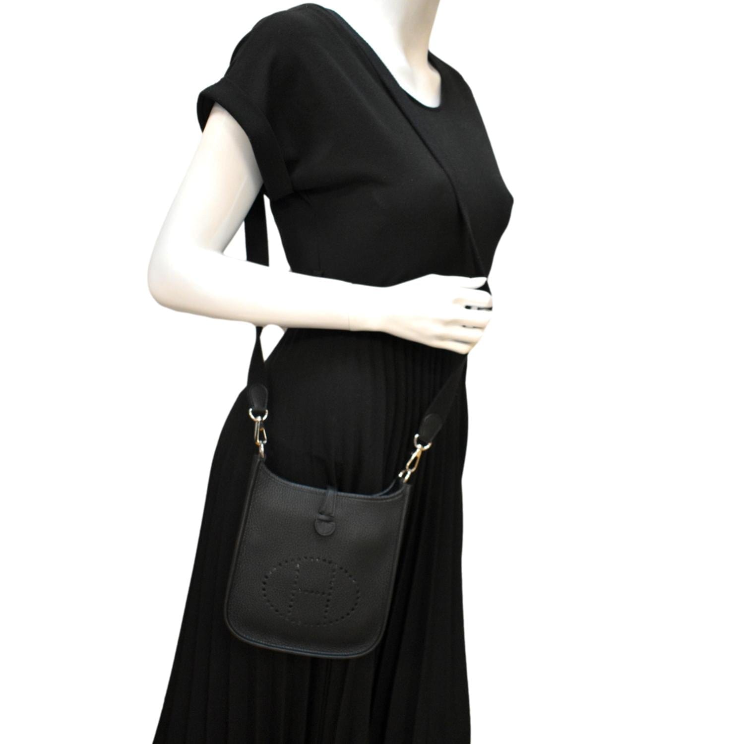 Evelyne leather crossbody bag Hermès Black in Leather - 24546917