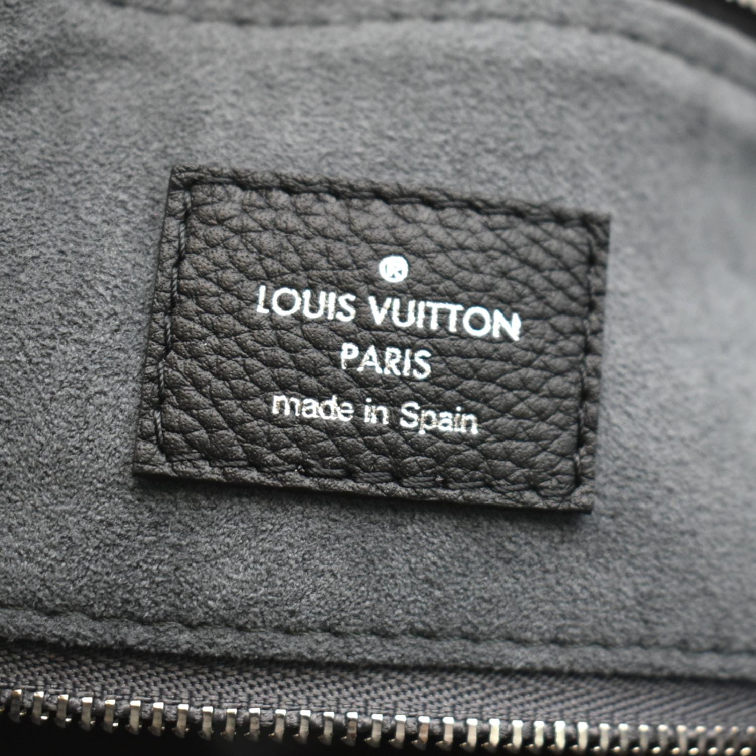 Louis Vuitton® Beaubourg Hobo MM