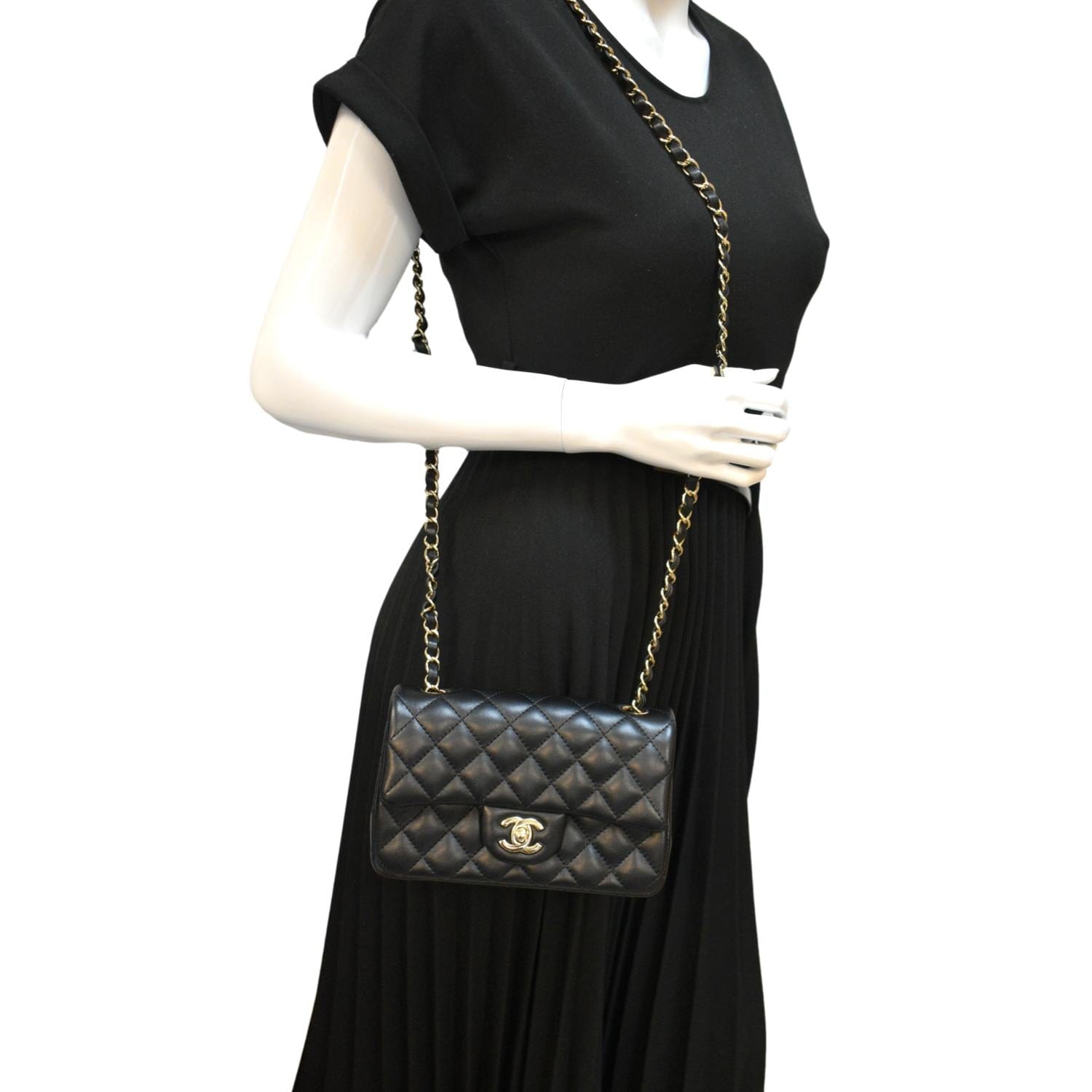 Chanel Mini Square Small Chain Shoulder Bag Crossbody Black Quilt L02