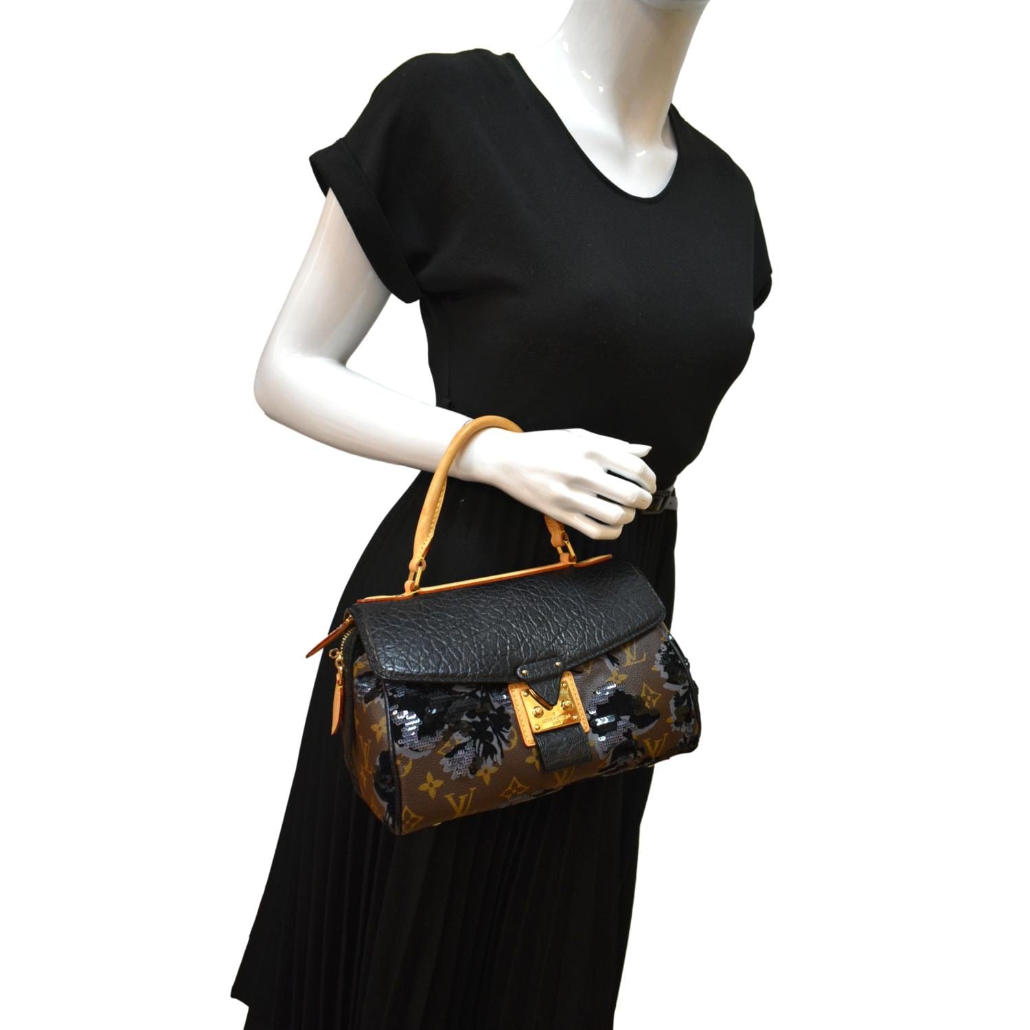 100% Authentic LV Louis Vuitton Mini alma bb, Women's Fashion, Bags &  Wallets, Cross-body Bags on Carousell
