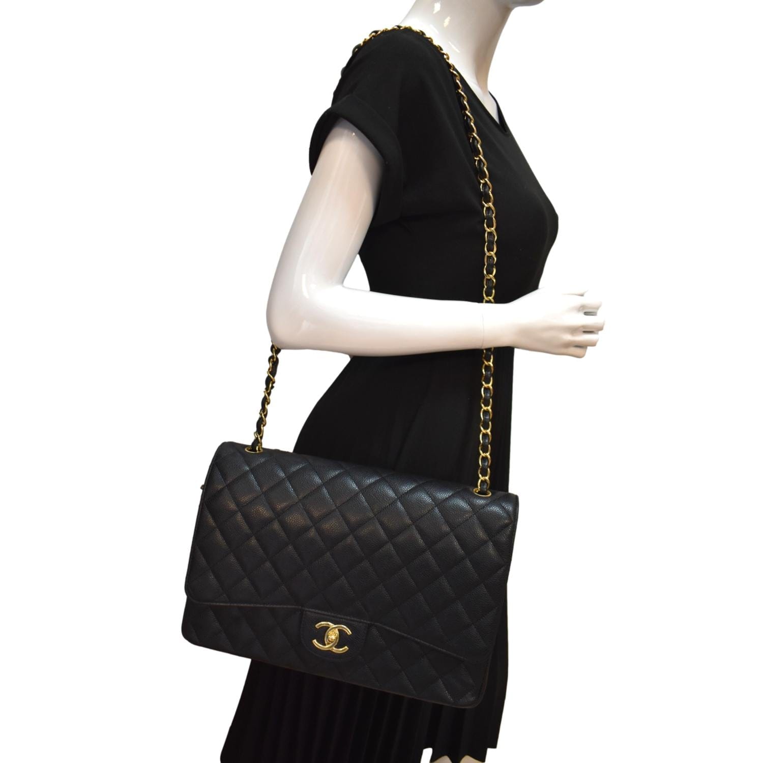 Chanel Maxi Classic Flap Caviar Leather Shoulder Bag Chanel Maxi Classic Flap Caviar Leather Shoulder Bag
