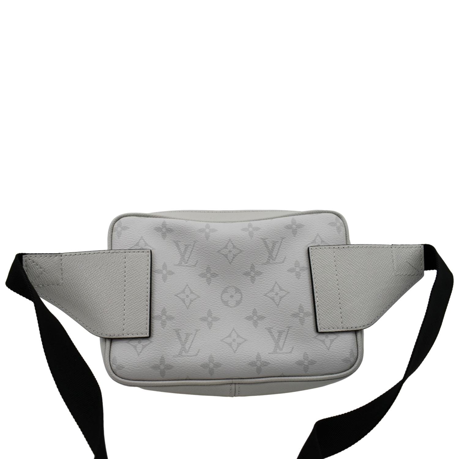 Leather belt bag Louis Vuitton Navy in Leather - 29458338