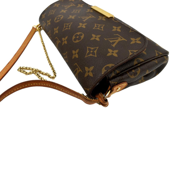 LOUIS VUITTON Favorite MM Monogram Canvas Crossbody Bag Brown