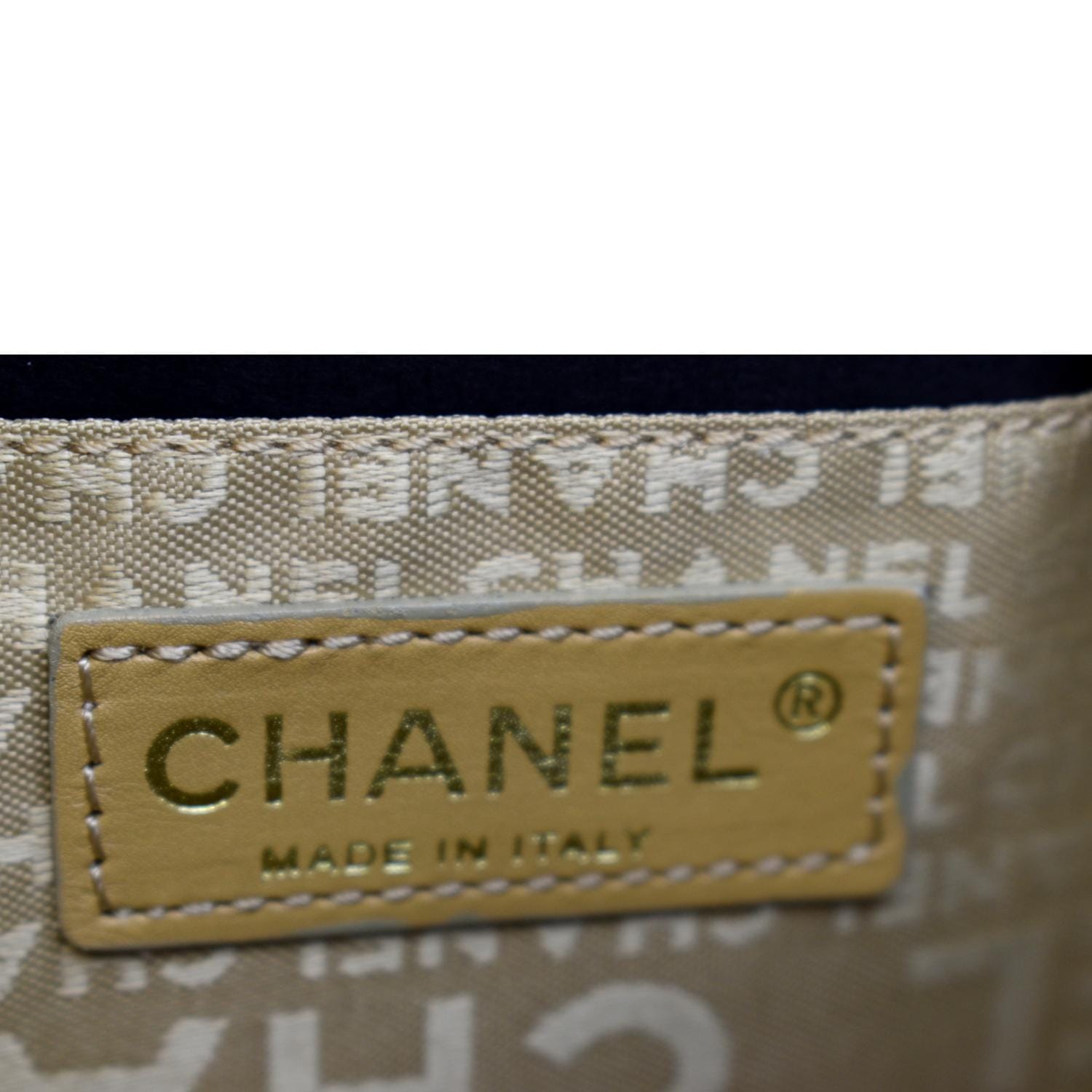 CHANEL Chocolate Bar Leather Handbag Beige