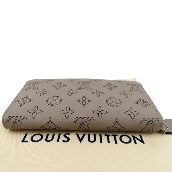 LOUIS VUITTON Mahina Leather Zippy Wallet Galet Beige