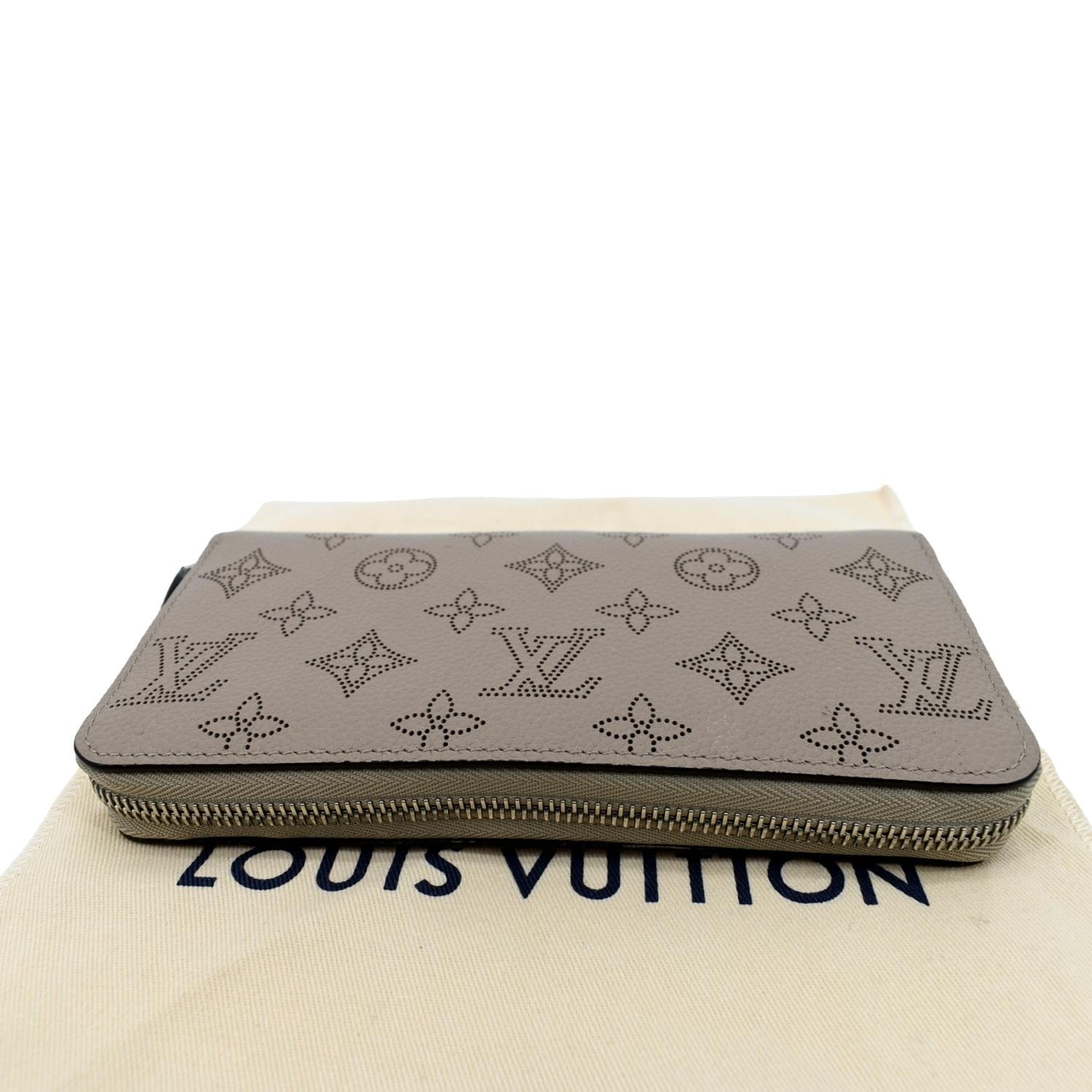 Louis Vuitton Zippy Wallet Beige