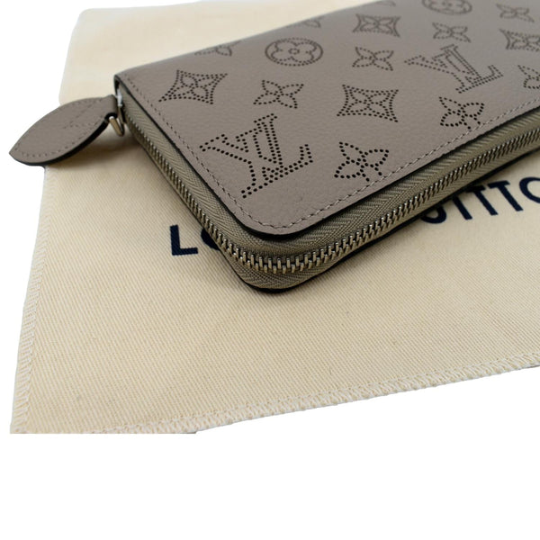 LOUIS VUITTON Mahina Leather Zippy Wallet Galet Beige