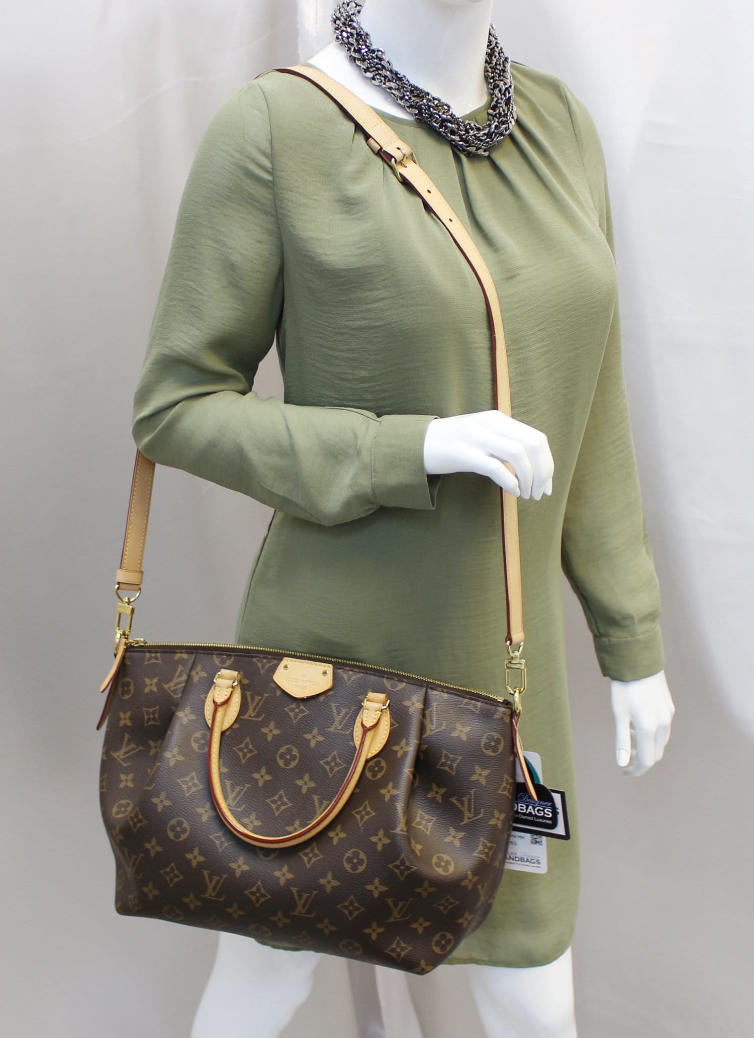 Turenne medium size handbag by Louis Vuitton <3 #carolinaherrera  #victoriasecrets #michaelkors #loi…