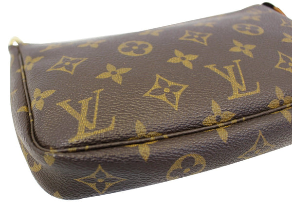 LOUIS VUITTON Monogram Canvas Pochette Accessoires Crossbody Bag