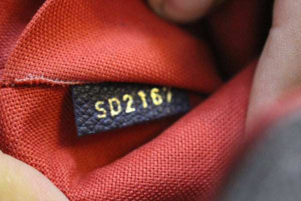 LOUIS VUITTON Empreinte Leather Feilcie Chain Pochette Clutch