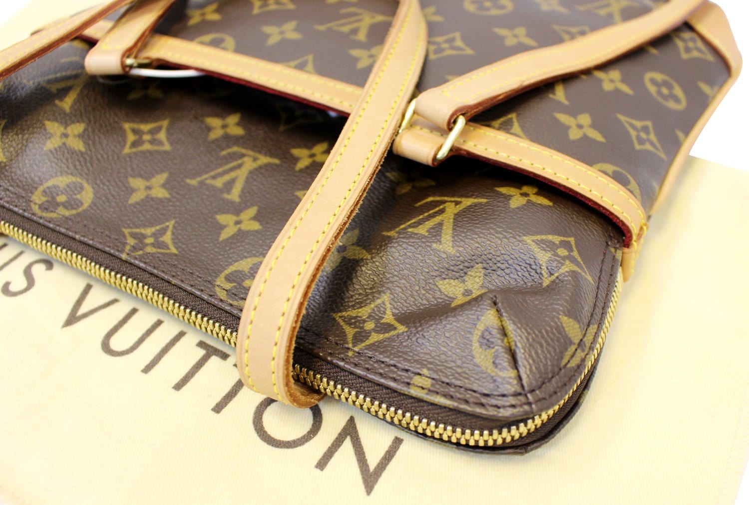 Louis Vuitton Vintage Sac Coussin GM Monogram Shoulder Bag at 1stDibs