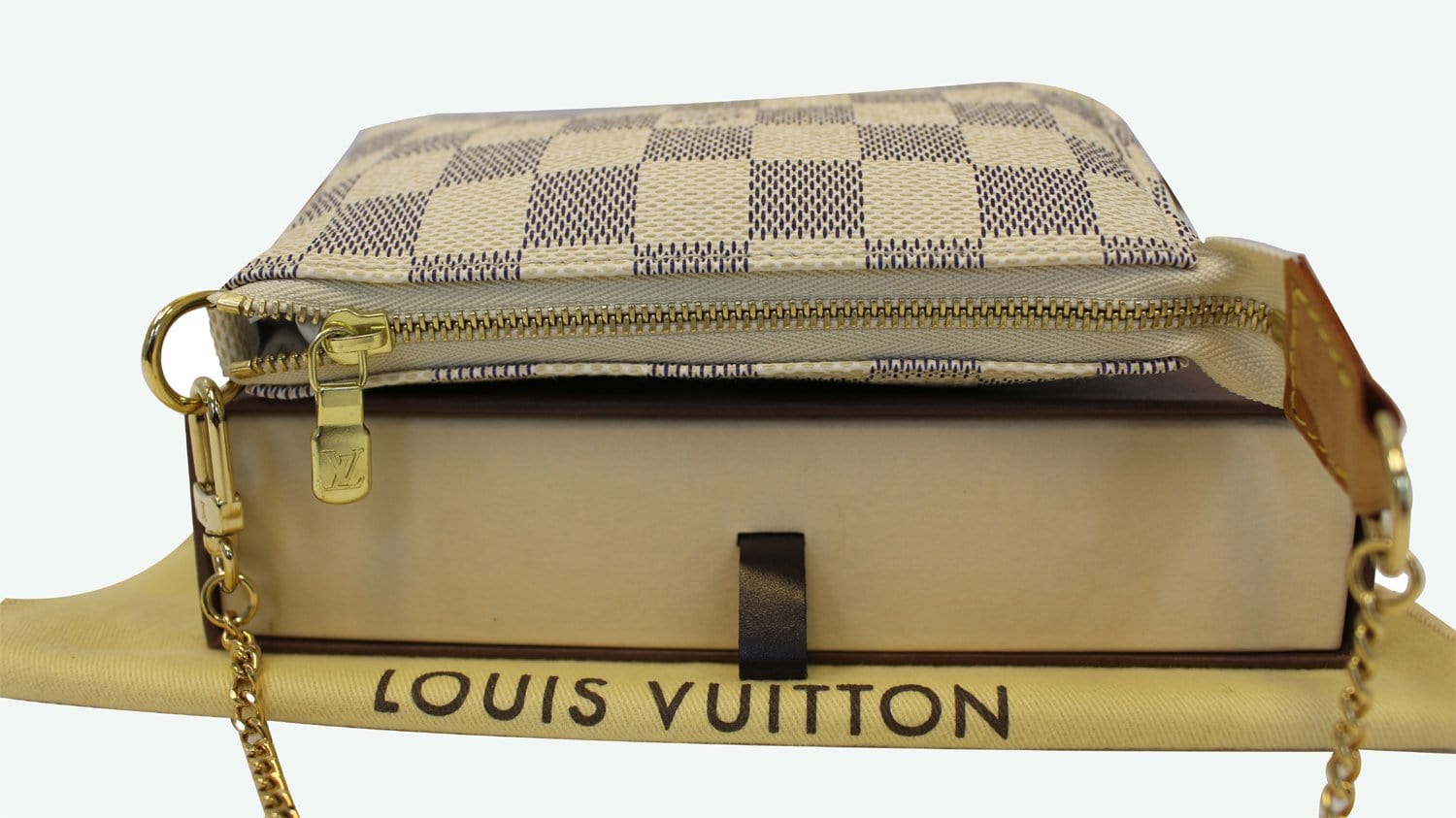 Louis Vuitton Pochette Damier Azur – thankunext.us