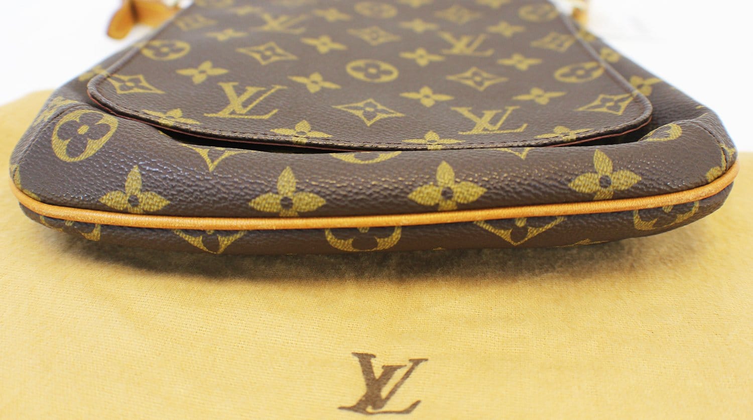 Brown Louis Vuitton Monogram Muzette Salsa Short Strap Shoulder Bag, Sac à  main Louis Vuitton Montaigne en cuir monogram empreinte orange