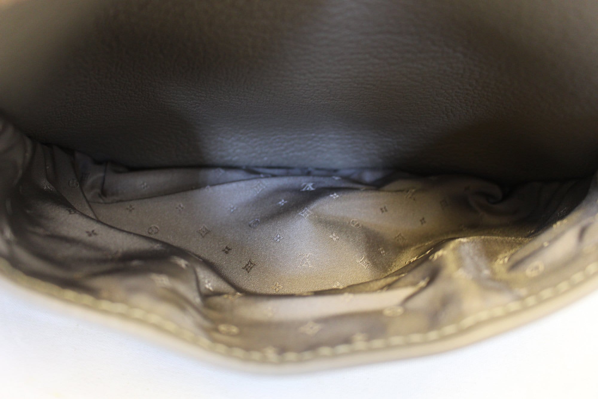 Louis Vuitton Black Suhali Leather Le Confident Bag.  Luxury, Lot  #56228