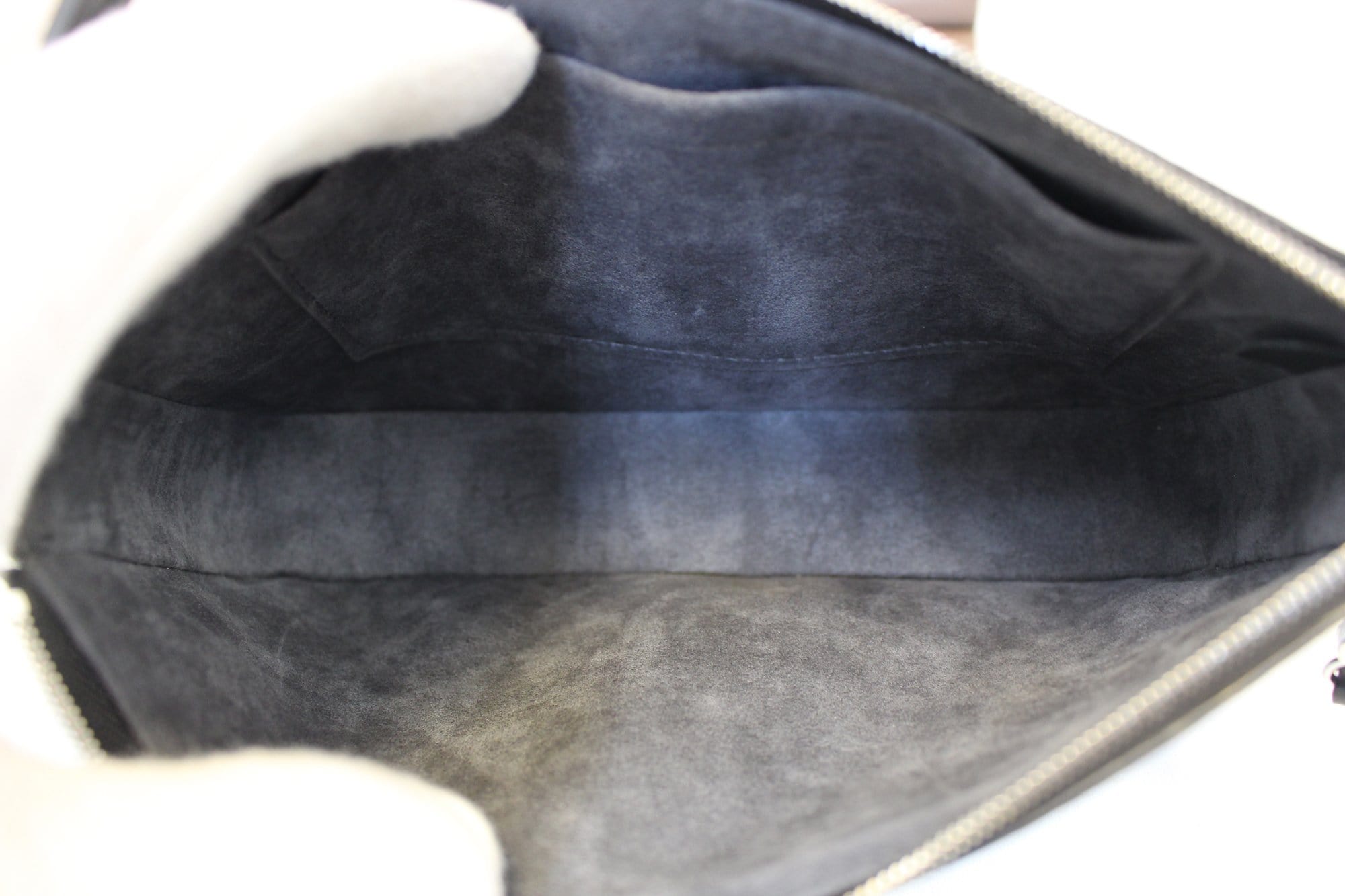 Louis Vuitton Epi Leather Pochette Accessoires in Kouril Black
