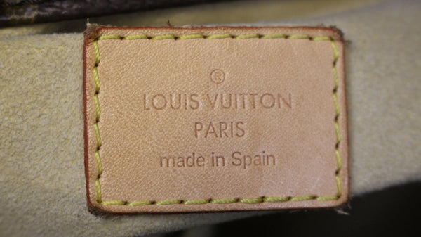 LOUIS VUITTON Monogram Canvas Artsy MM Shoulder Bag