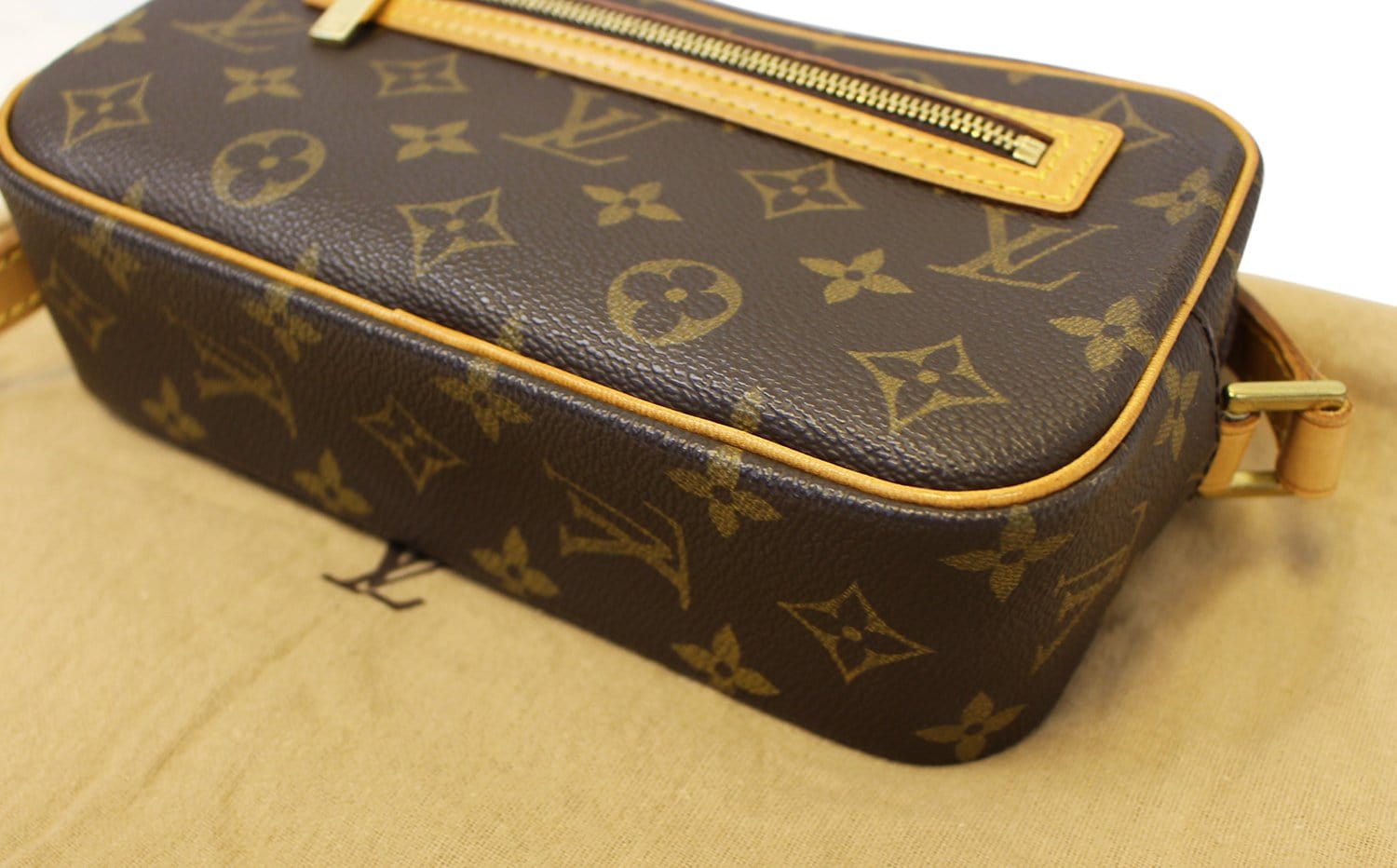 Louis Vuitton 2002 pre-owned Monogram Pochette Cite Shoulder Bag