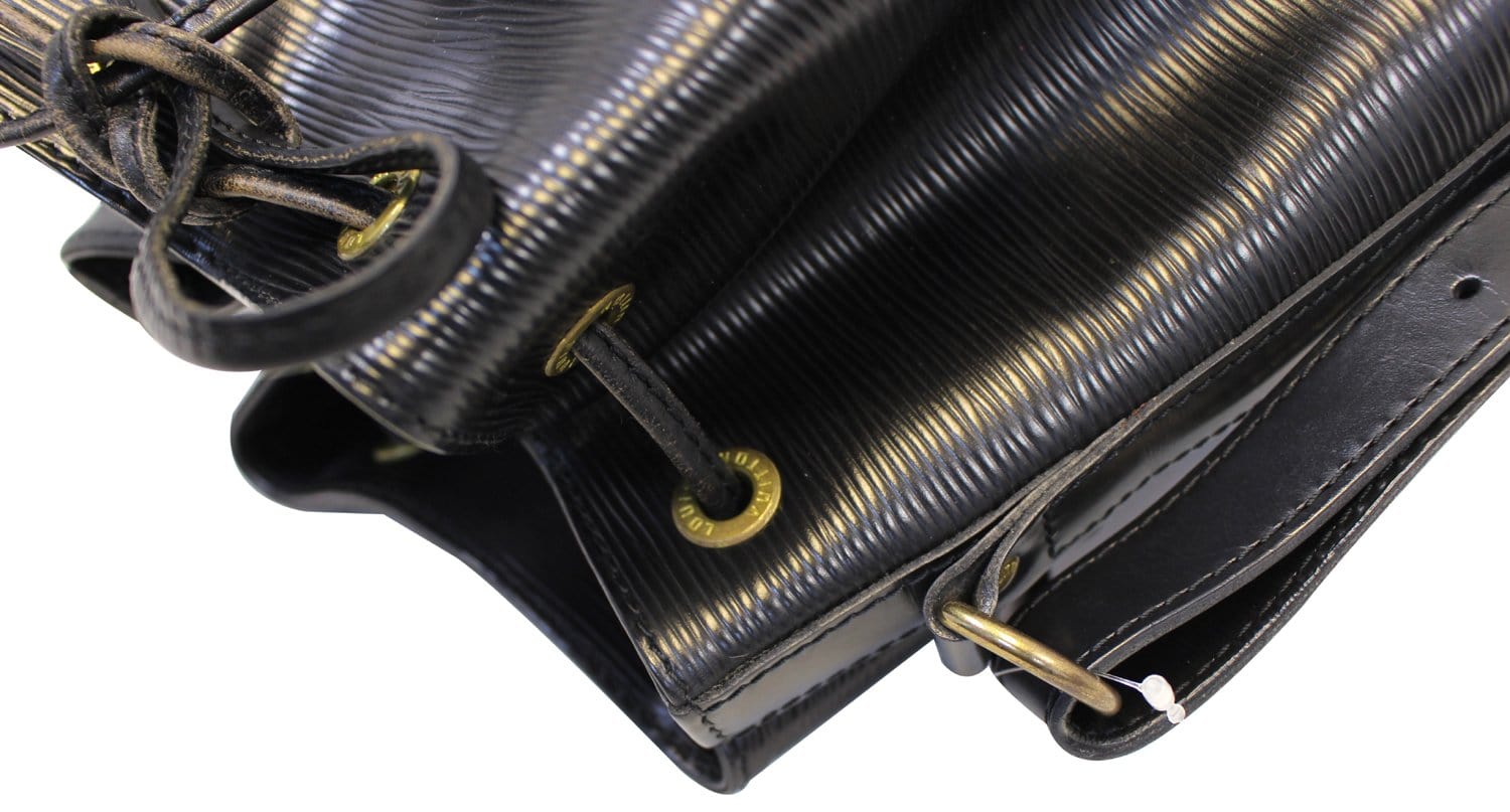 Authenticated Used LOUIS VUITTON Louis Vuitton Capuchin Shoulder Bag M52342  Epi Leather Noir