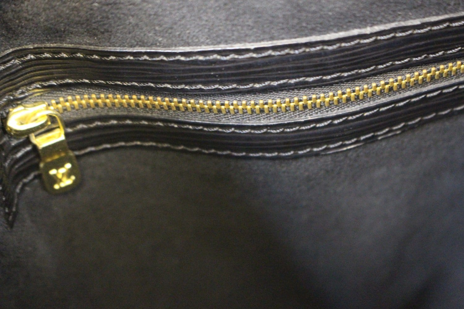 Louis Vuitton Petit Noè shoulder bag in two-tone epi leather
