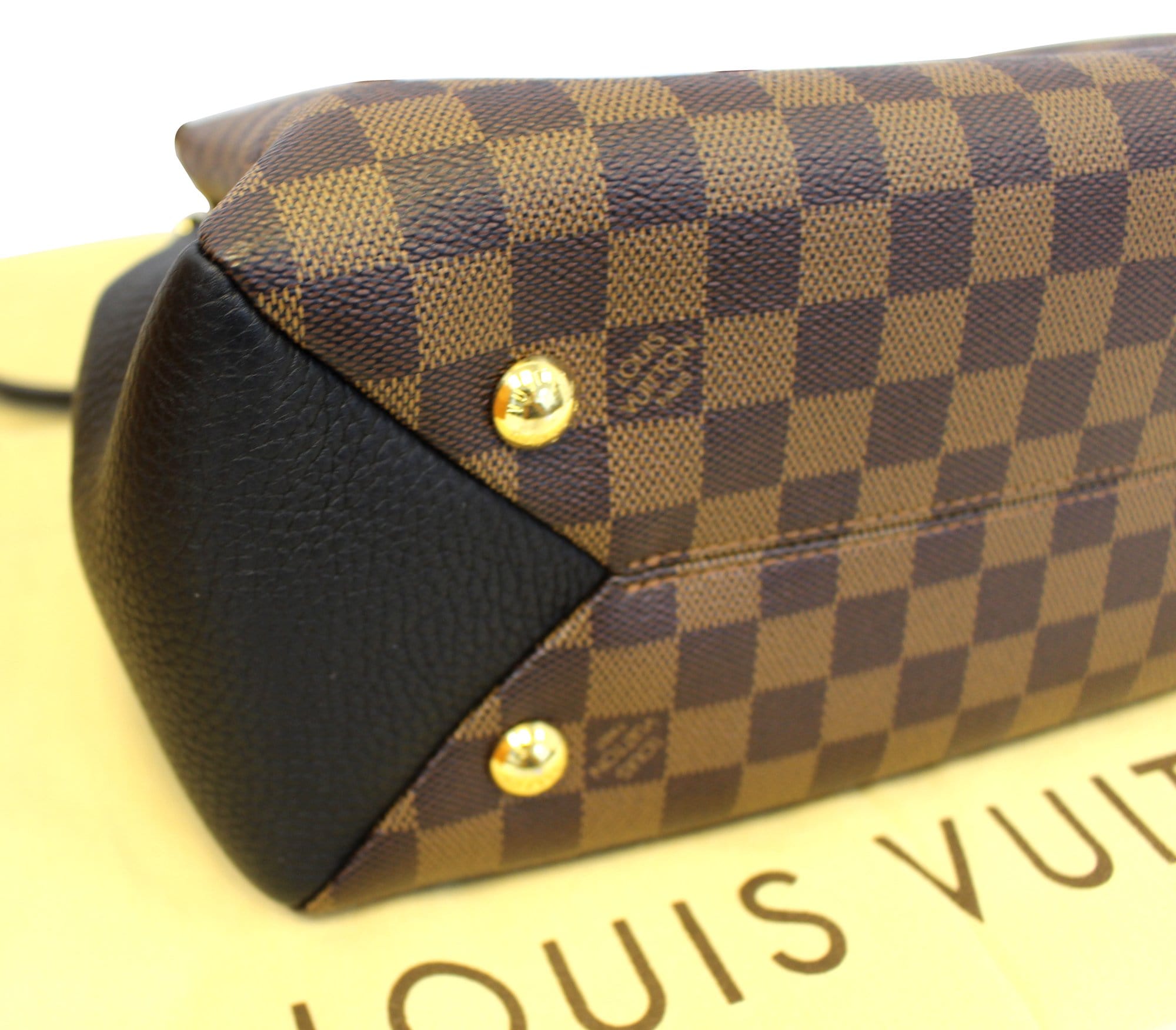 Louis Vuitton, A Damier Ebene 'Brittany' Bag. - Bukowskis