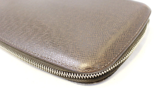 Louis Vuitton Atoll Organizer Taiga Wallet Brown corner view