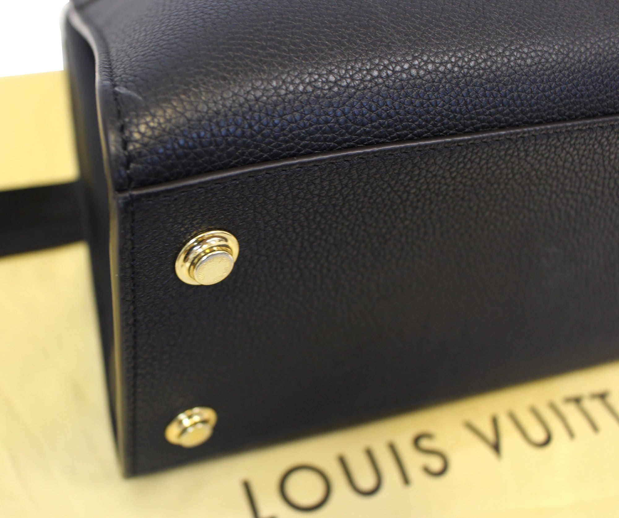 Louis Vuitton City Steamer Size PM Gold/Noir Leather