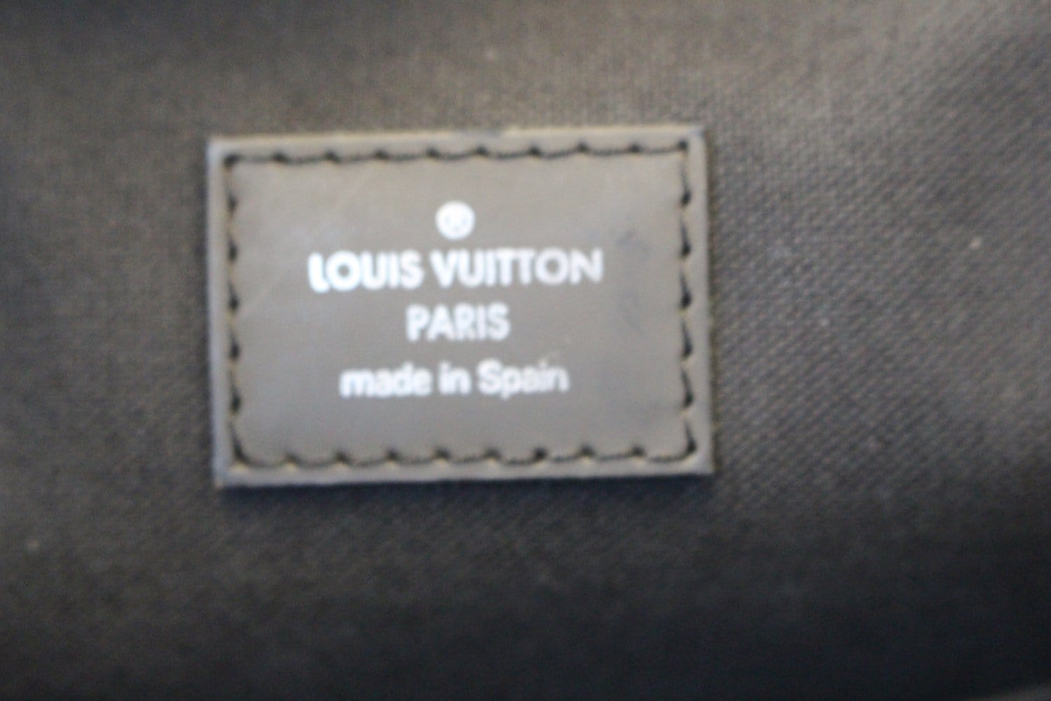 Louis Vuitton Porte Documents Voyage Brown Cloth ref.262056 - Joli Closet