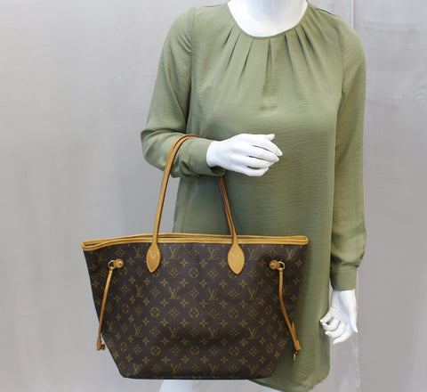 LOUIS VUITTON Monogram Neverfull MM Shoulder Bag