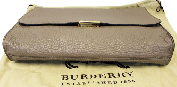 Burberry Clutch Heritage Sonnet Grain Leather - bottom view