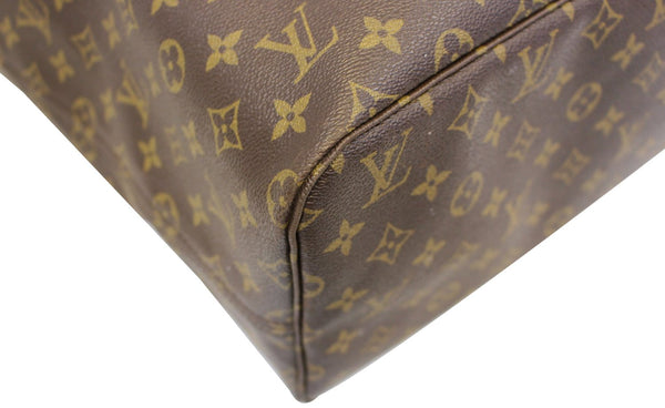 LOUIS VUITTON Monogram Canvas Neverfull GM Shoulder Bag