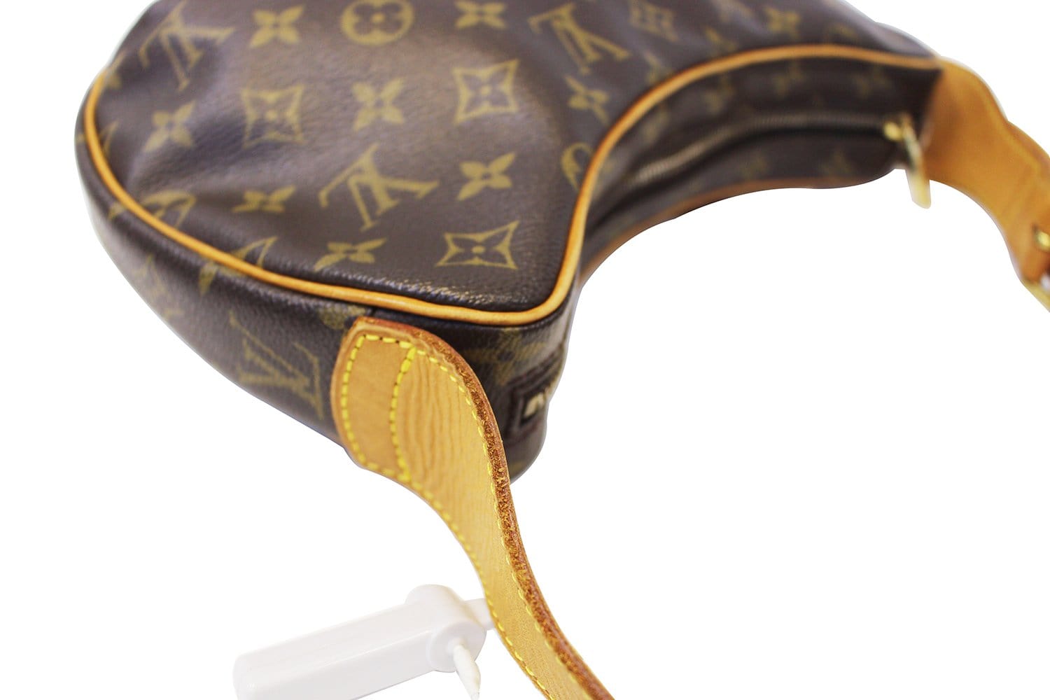 This monogram croissant bag is *chef's kiss* 🥐🤎😚✨ LOUIS VUITTON: MONOGRAM  CROISSANT MM: $1,299.00
