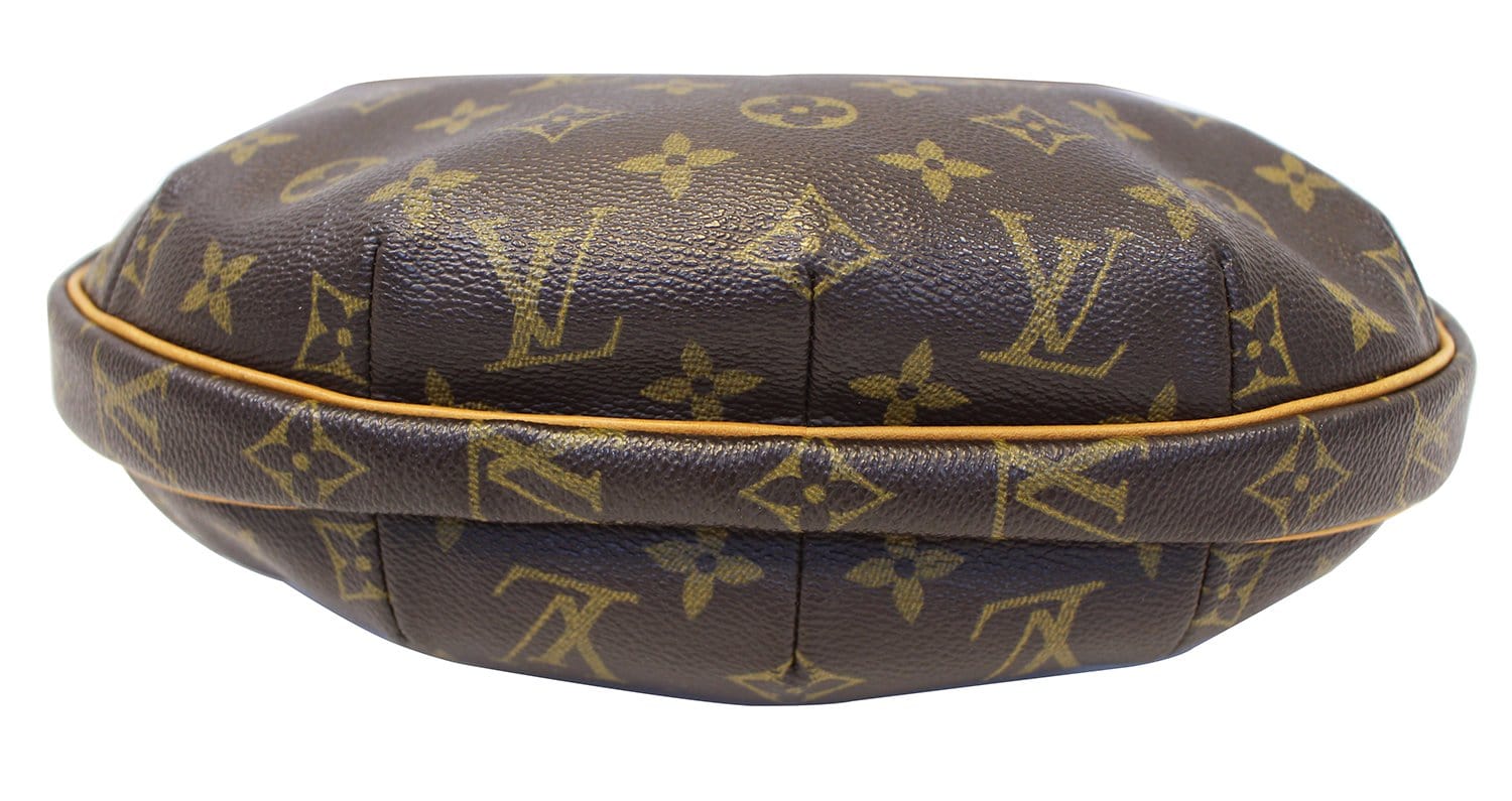 Louis Vuitton - Authenticated Croissant Handbag - Cloth Brown Plain For Woman, Very Good condition
