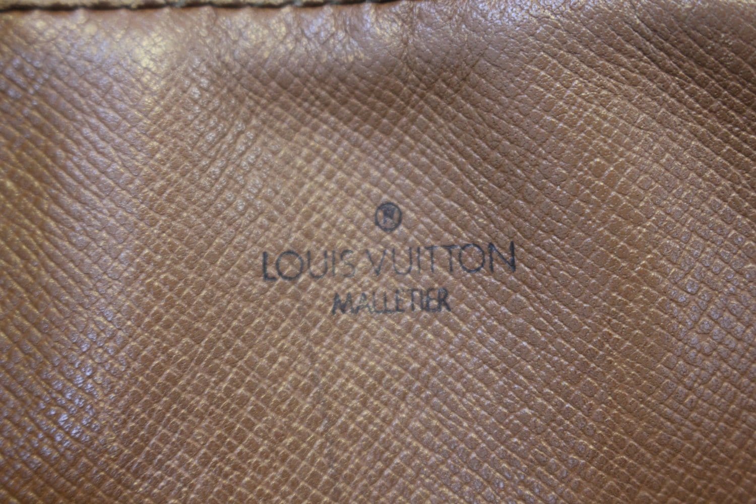 Louis Vuitton Monogram Compiegne 28 Cosmetic Case Make Up Bag 756lvs330