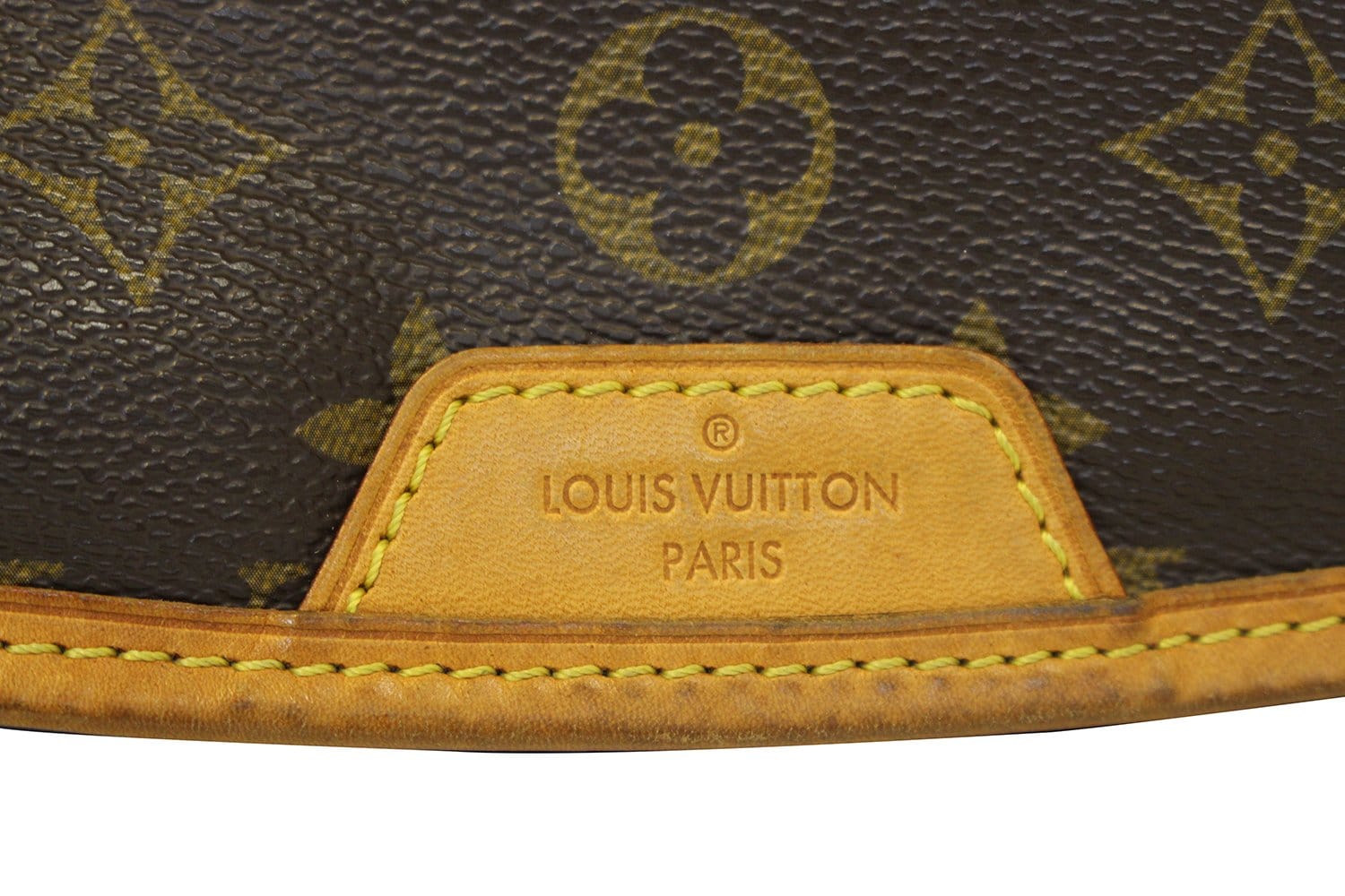 Louis Vuitton – Menilmontant GM Monogram – Queen Station