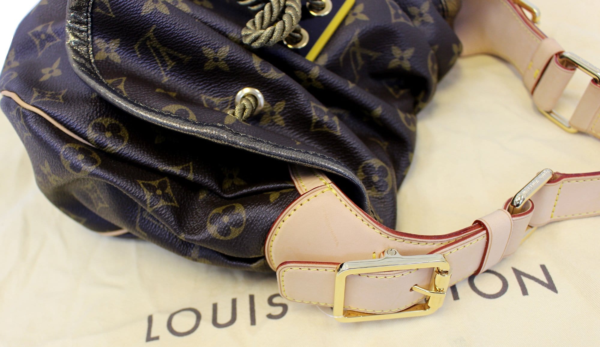 Louis Vuitton, Bags, Louis Vuitton M976 Monogram Kalaharipm Hand Bag