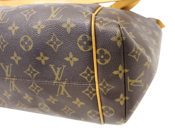 LOUIS VUITTON Monogram Canvas Totally MM Tote Bag