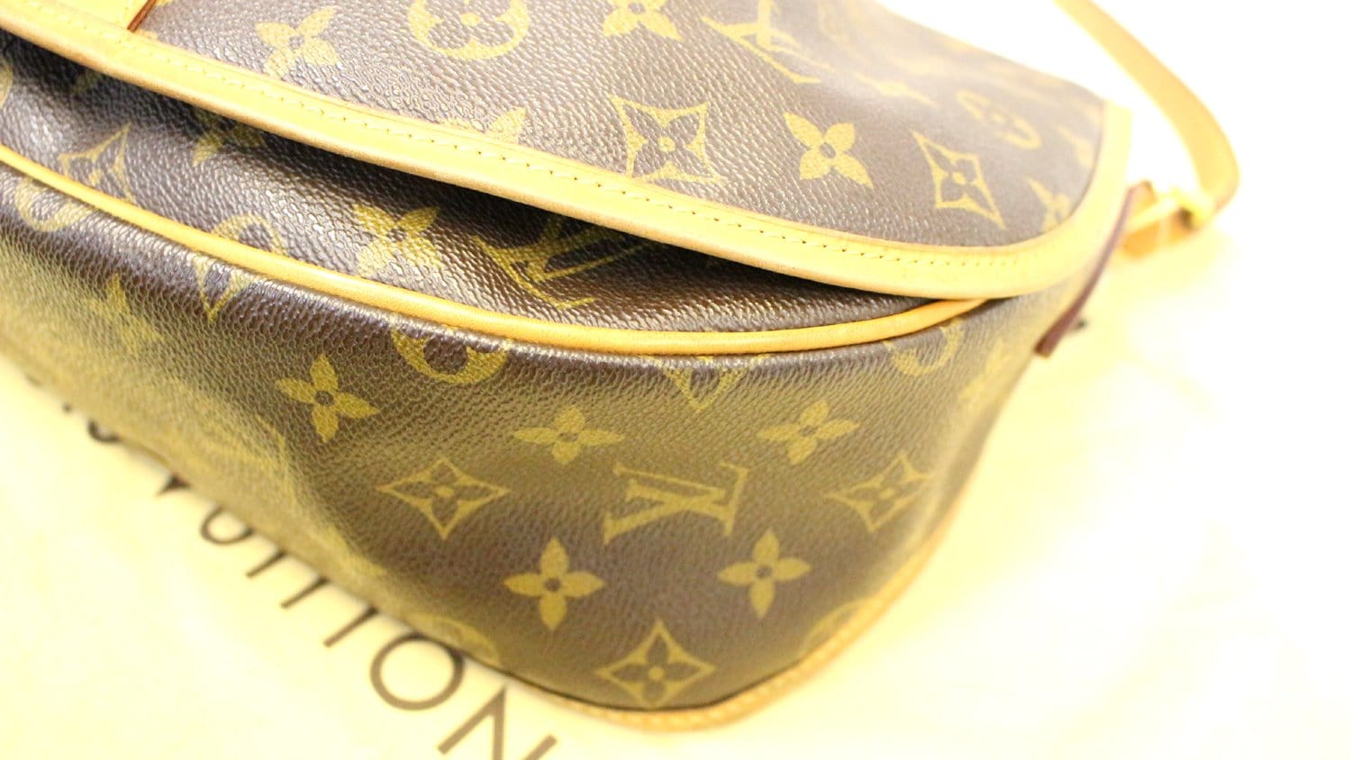 Louis Vuitton 2012 pre-owned Menilmontant MM Messenger Bag - Farfetch