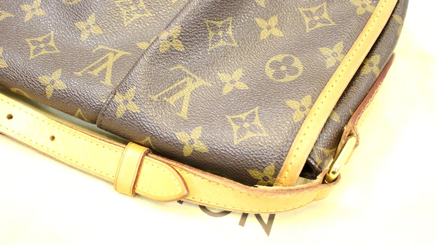 Louis Vuitton 2012 pre-owned Menilmontant MM Messenger Bag - Farfetch
