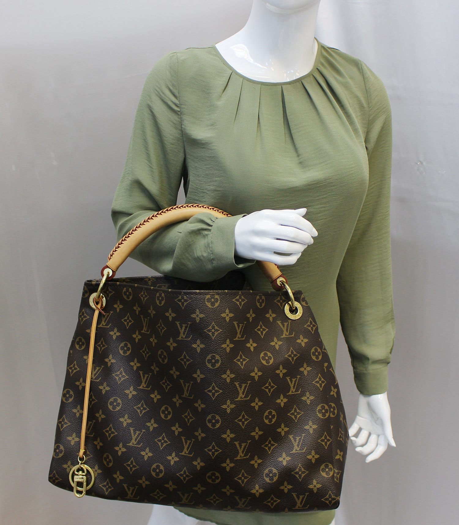 Louis Vuitton Artsy MM Monogram Handbag Tote Authentic – LENDER & BUYER OF  LUXURY ASSETS