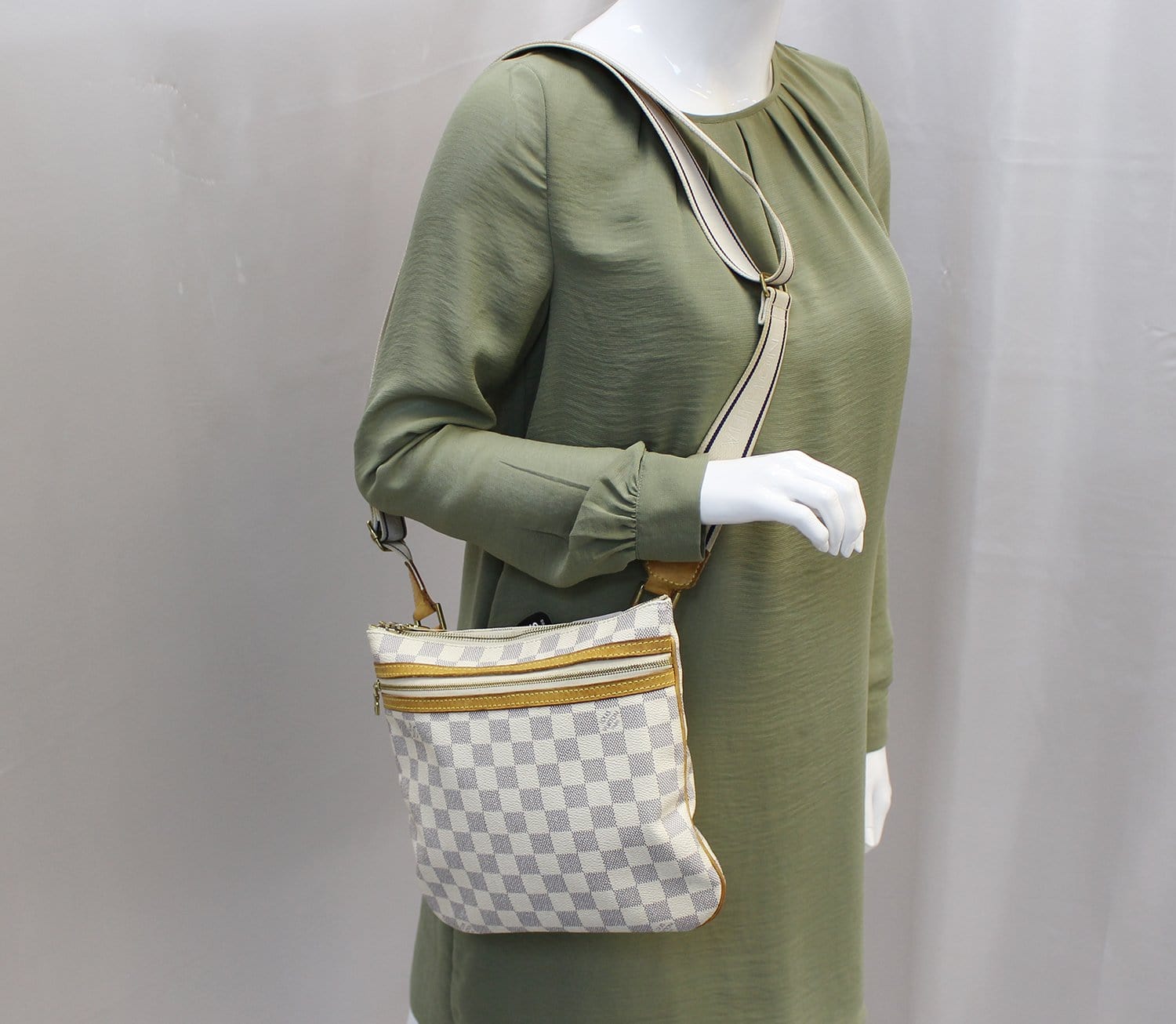 White Louis Vuitton Damier Azur Bosphore Pochette Crossbody Bag