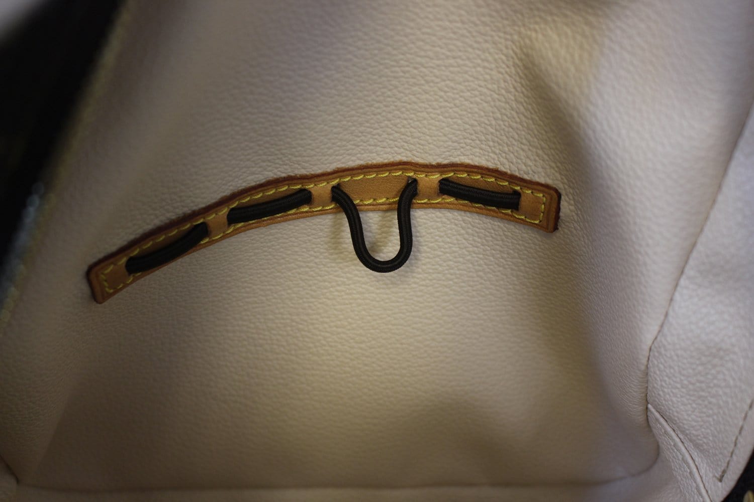 Spontini cloth handbag Louis Vuitton Brown in Cloth - 18946263