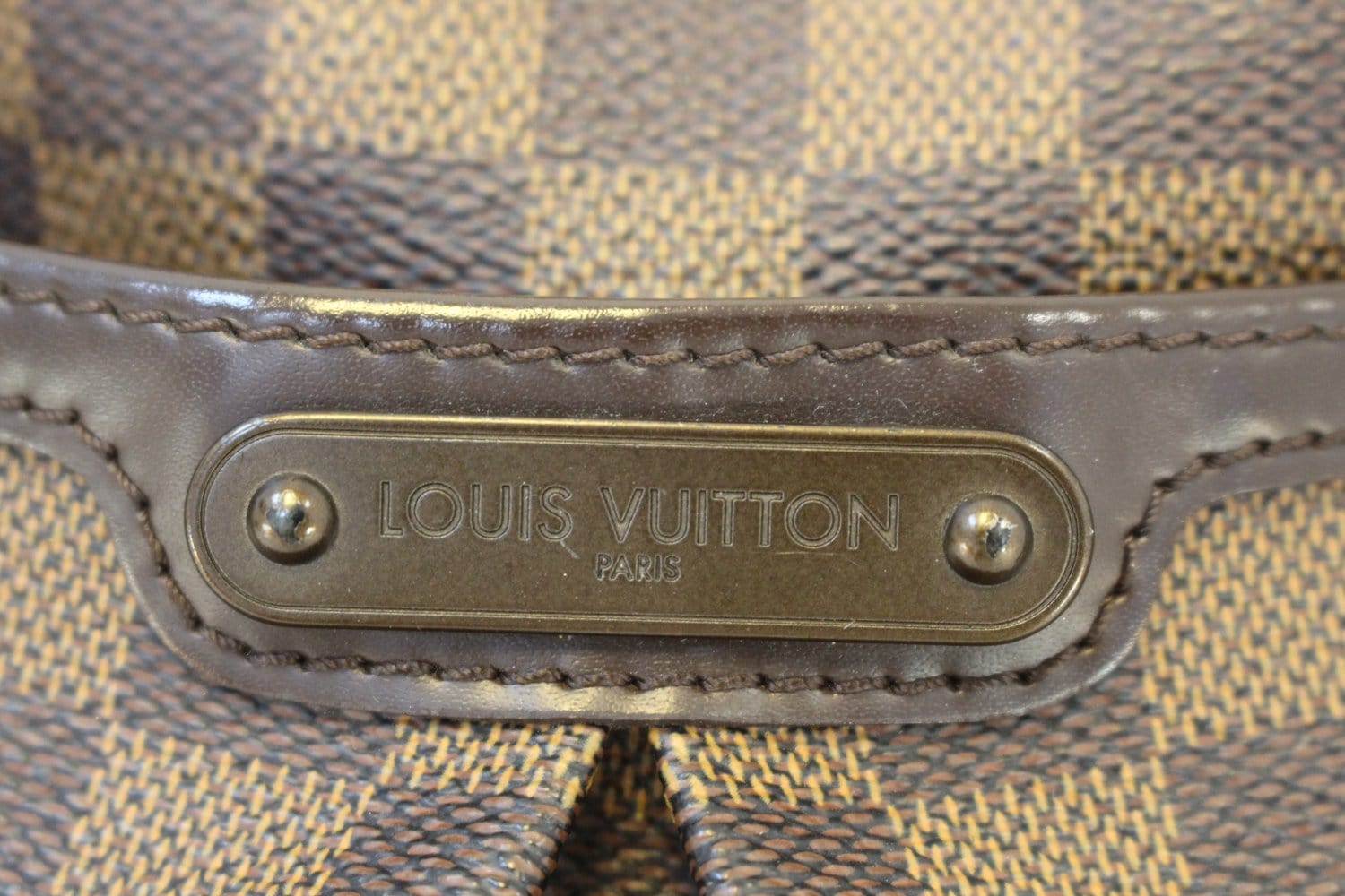 Louis Vuitton Damier Ebene Bloomsbury PM Crossbody Messenger 3L75a For Sale  at 1stDibs
