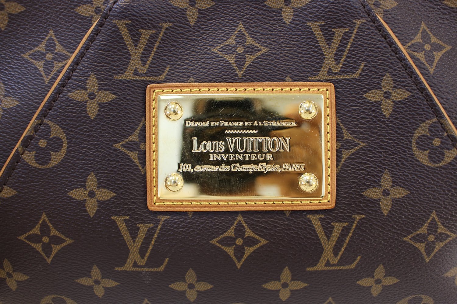 Reowned - Louis Vuitton Thames PM Monogram❣️ Shop our feed at reowned.eu  Link in bio! We are not affiliated to the brands we sell. . . .  #cyprusshopping #preloved #vintage #secondhand #preownedluxury #