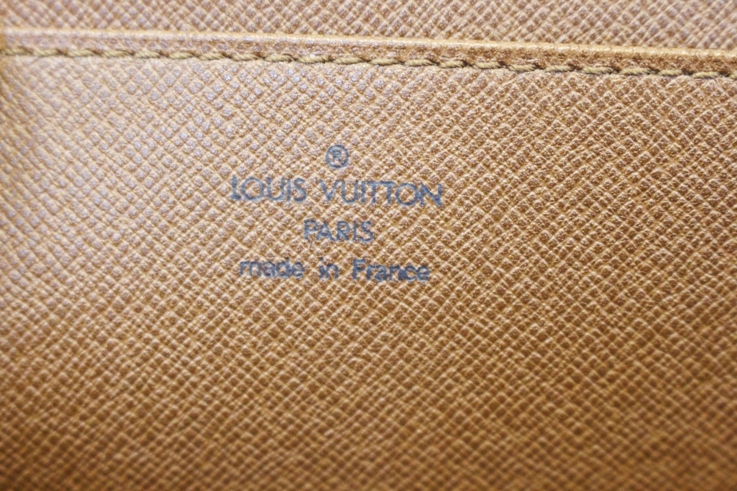 Louis Vuitton Louis Vuitton Serviette Conseiller Monogram Canvas
