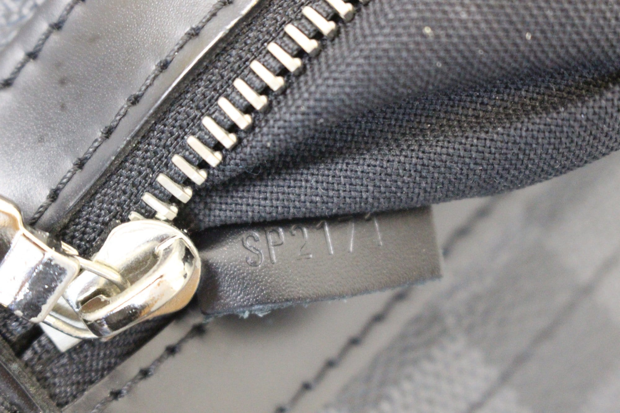 Daniel mm satchel fabric bag Louis Vuitton Black in Cloth - 35314116