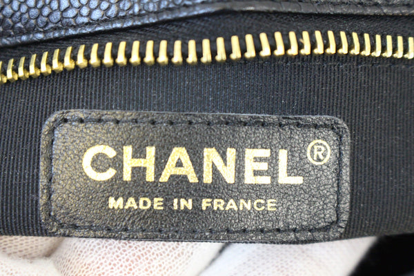 Chanel Shoulder Bag - CHANEL Sac Divers Caviar Large Handbag - logo