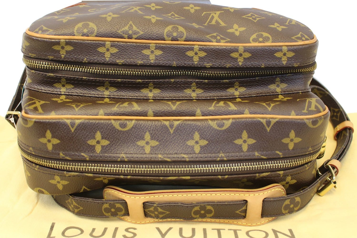 🛑Louis Vuitton Nile Monogram Lv Canvas Messenger Crossbody Bag, Luxury,  Bags & Wallets on Carousell
